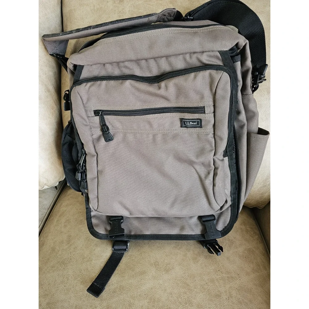 LL Bean Crossbody Canvas Campus Organizer Travel Bag Tan. Laptop Padded